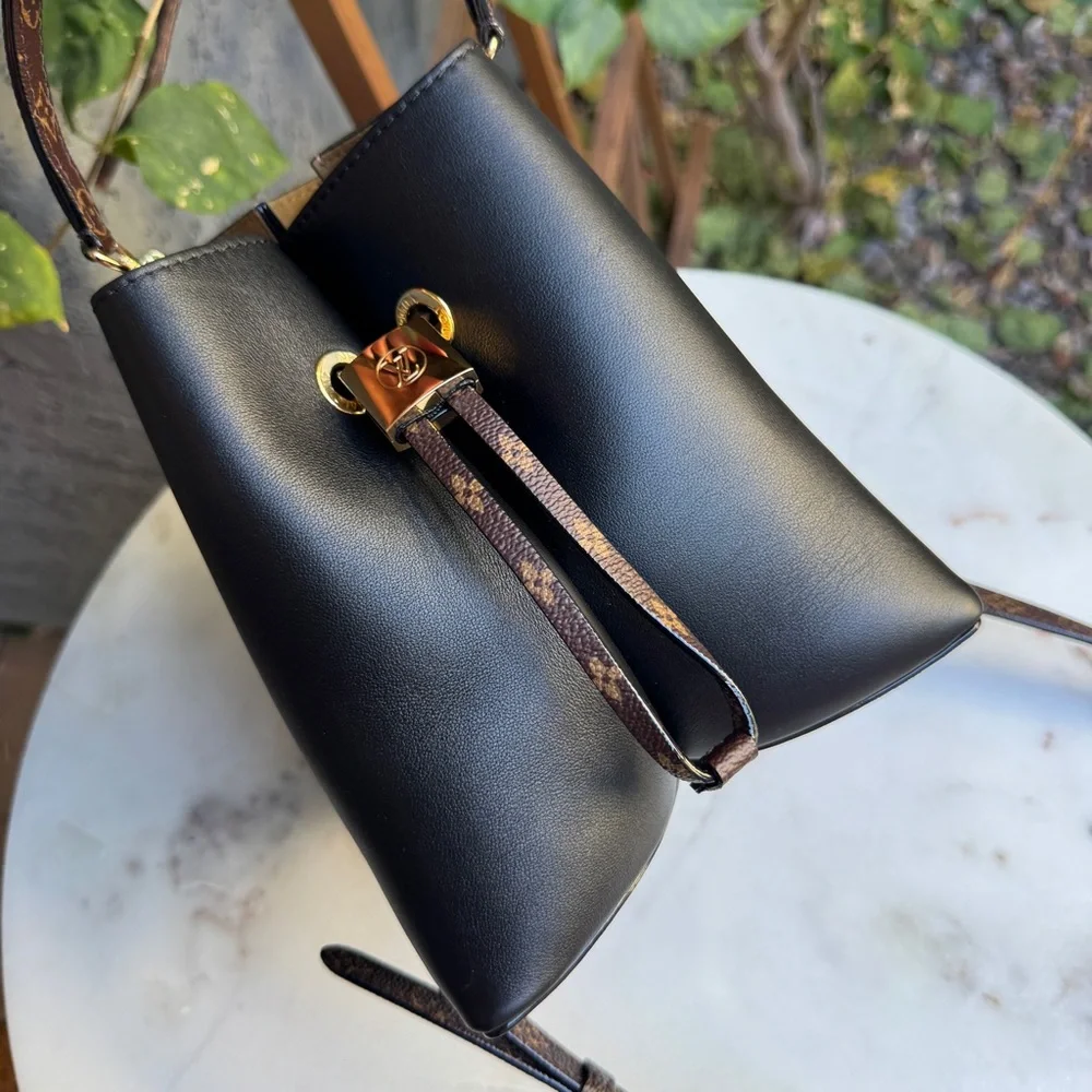 Louis Vuitton Bloom PM Bucket Bag